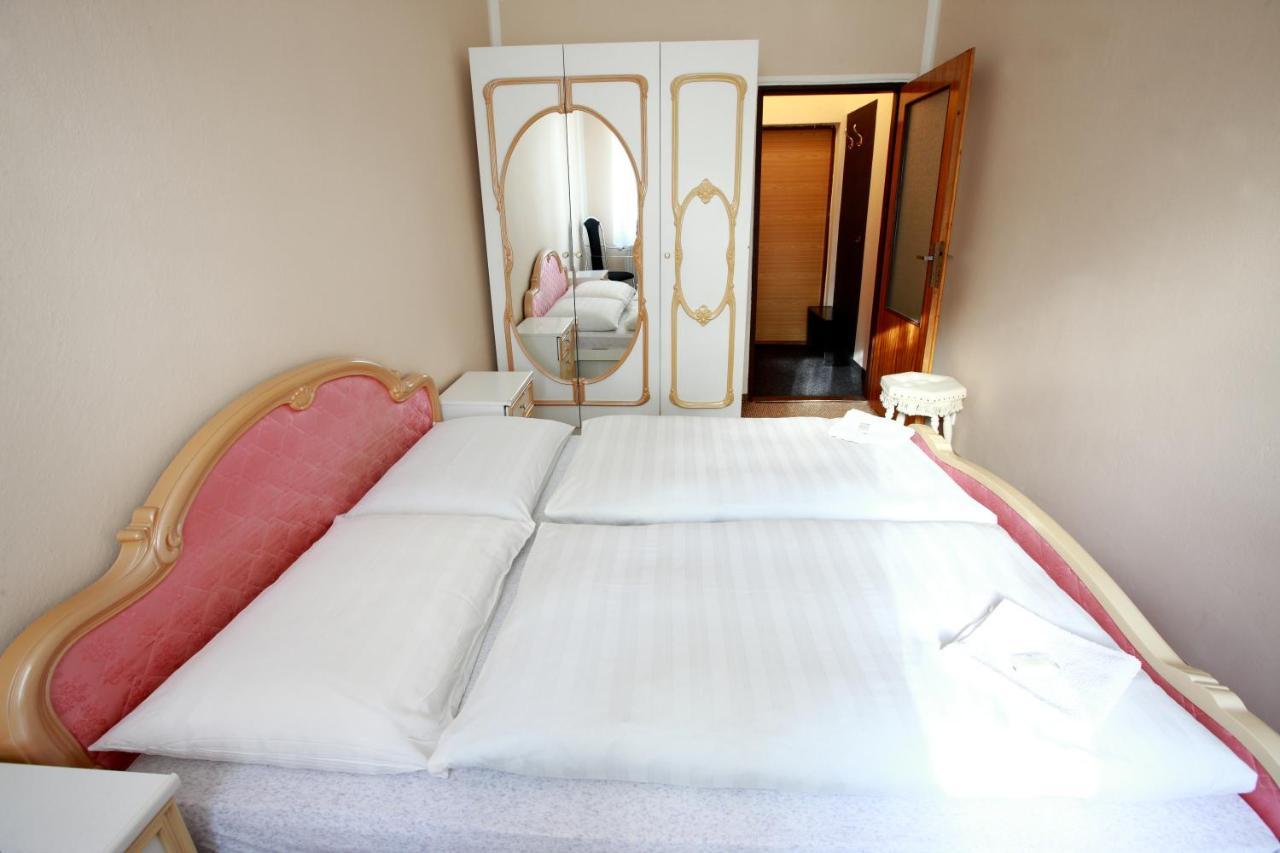 Hotel Slavie Klášterec nad Ohří Exteriör bild