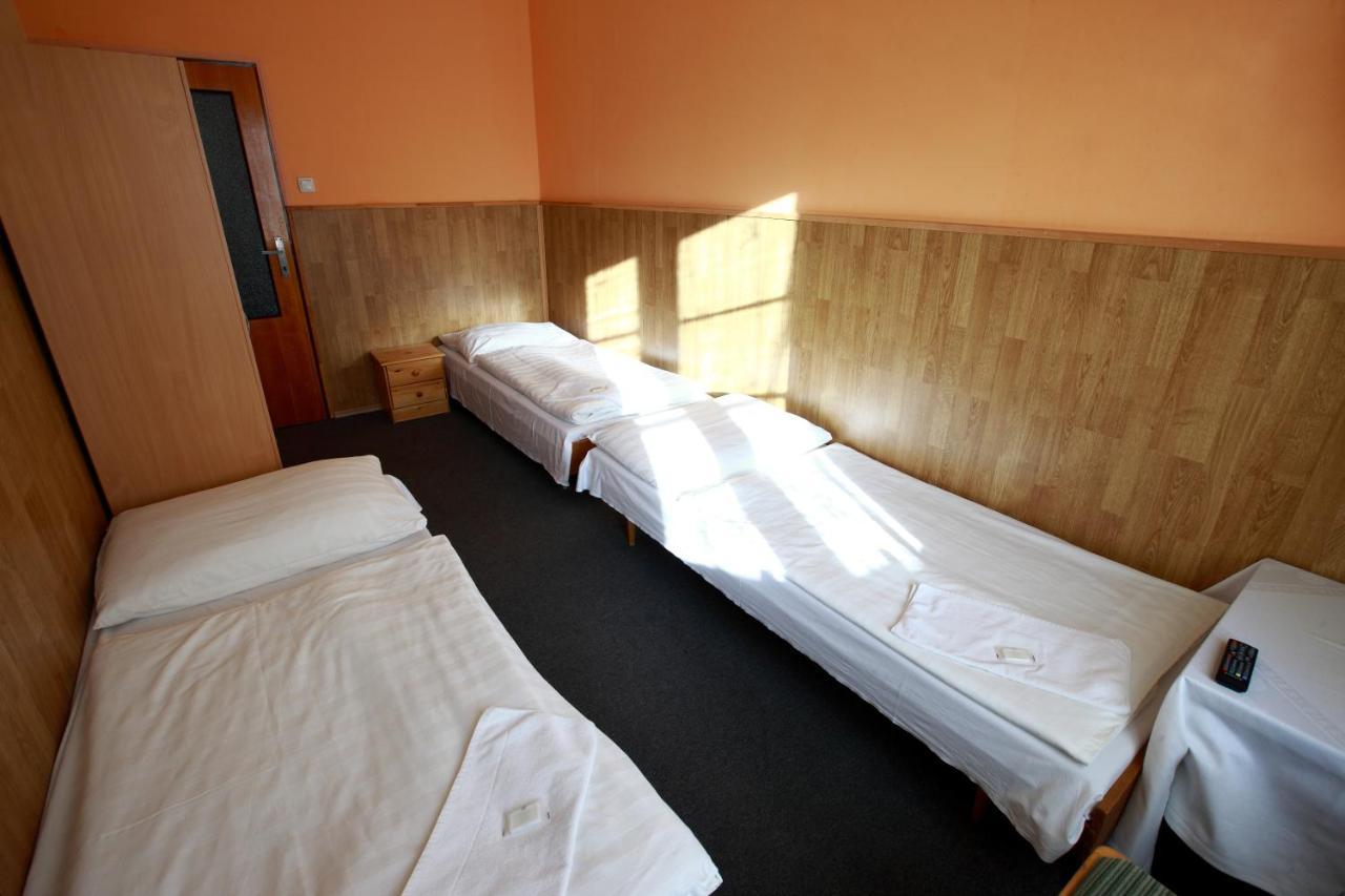 Hotel Slavie Klášterec nad Ohří Exteriör bild